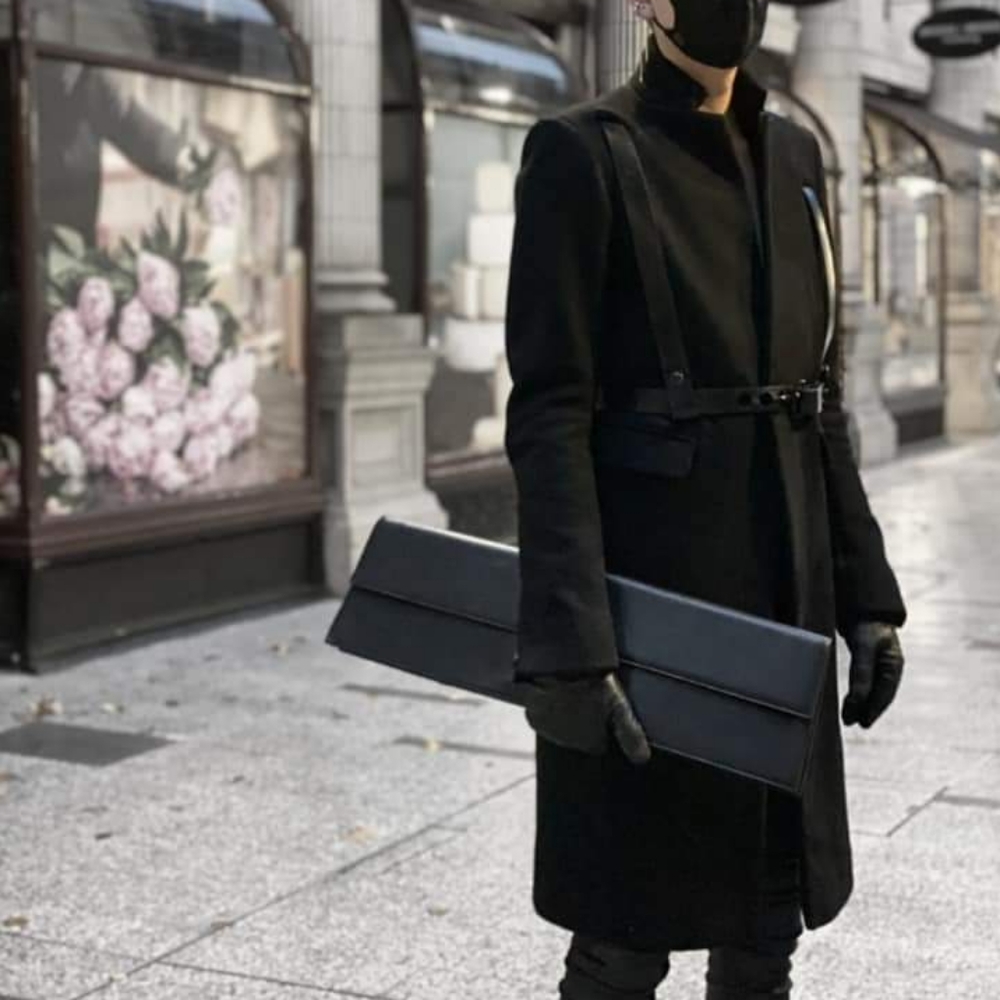 Rick Owens FW18 Sisyphus Maxi clutch BNWT/imperfections - Picture 1 of 16